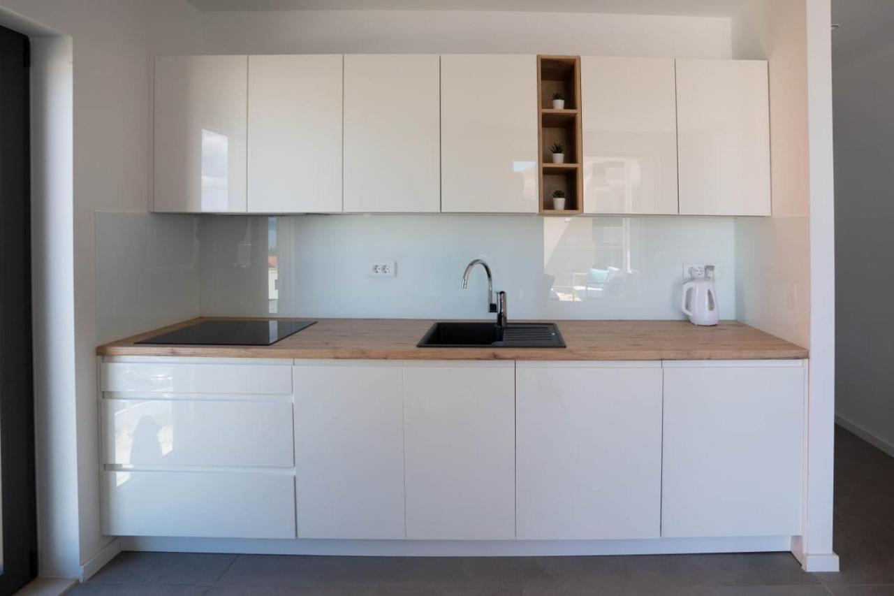 Apartmani Lara Baška Voda Esterno foto